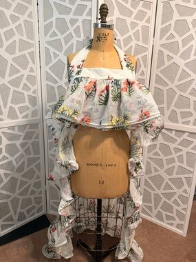 AKIRA Floral Ruffled High-low Top